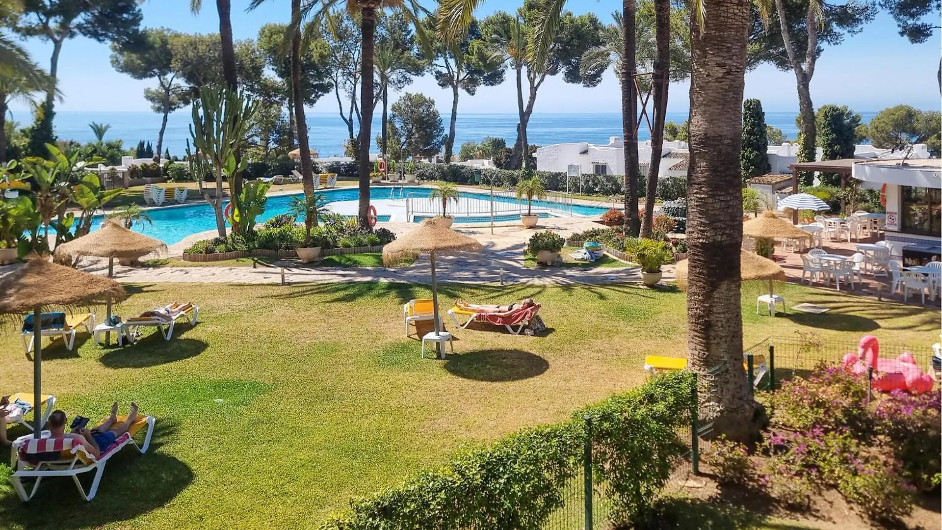 2 Bedroom Cozy Apartment In Las Lagunas De Mijas contacts